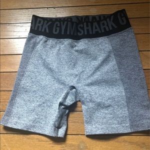 Gymshark mid-rise flex shorts - XS